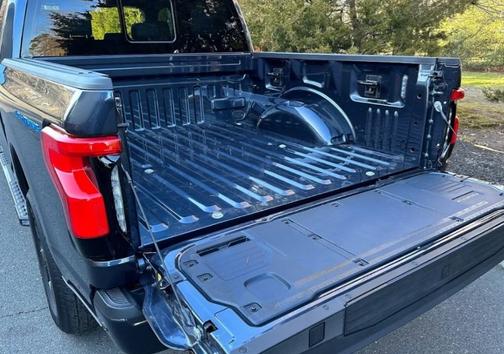 2022 Ford F-150 Lightning LARIAT