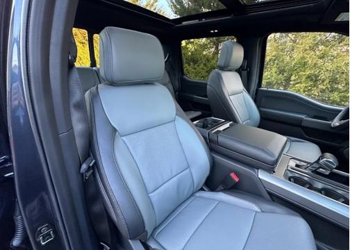 2022 Ford F-150 Lightning LARIAT