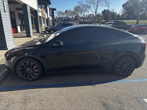 2023 Tesla Model Y Performance
