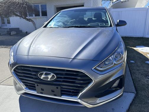 Gray 2019 Hyundai SONATA SE