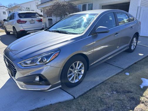 Gray 2019 Hyundai SONATA SE