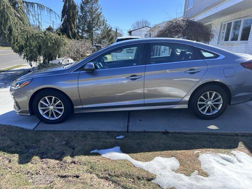 Gray 2019 Hyundai SONATA SE
