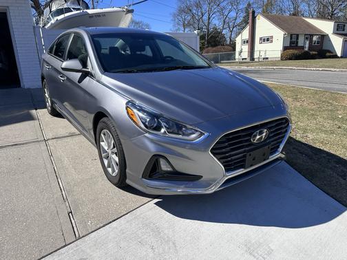 Gray 2019 Hyundai SONATA SE