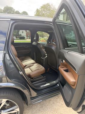 2022 Volvo XC90 Recharge Plug-In Hybrid T8 Inscription 7 Passenger
