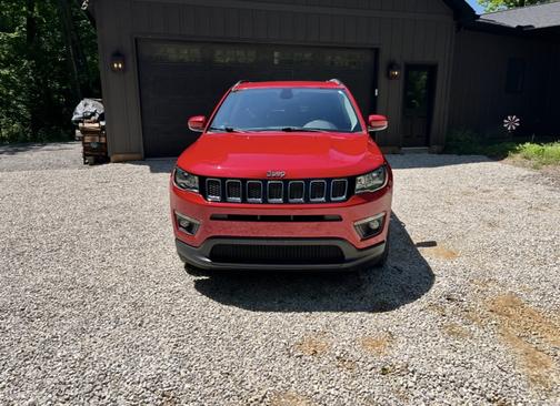 Red 2018 Jeep Compass Latitude