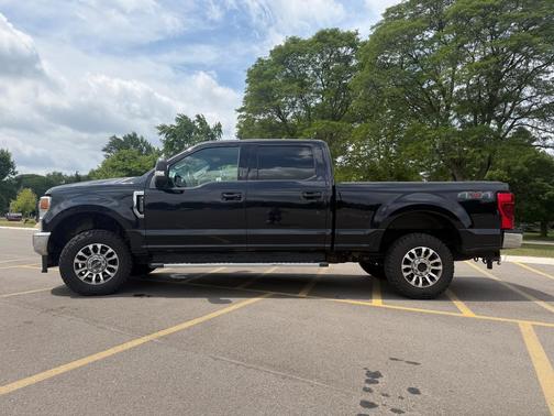 Black 2020 Ford F-250 Lariat