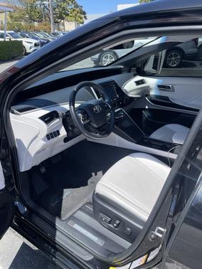 2018 Toyota Mirai Base