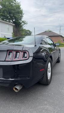 Black 2013 Ford Mustang V6 Premium
