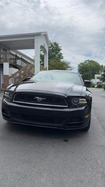 Black 2013 Ford Mustang V6 Premium