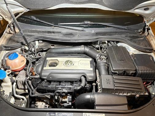 Silver 2011 Volkswagen CC Lux