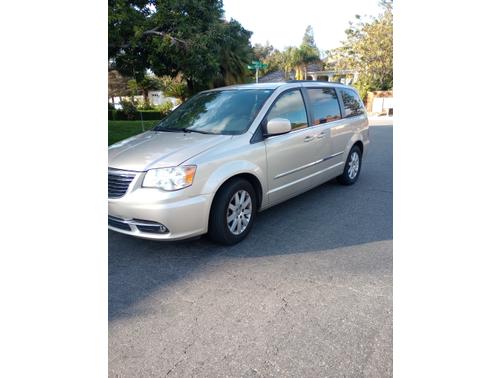 2013 Chrysler Town & Country Touring