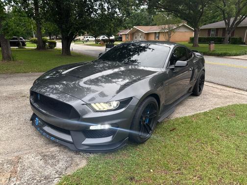 Gray 2016 Ford Shelby GT350 Base