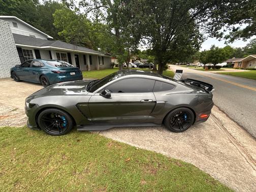 Gray 2016 Ford Shelby GT350 Base