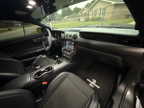 Gray 2016 Ford Shelby GT350 Base