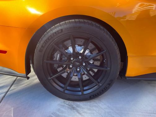 2018 Ford Shelby GT350 Base