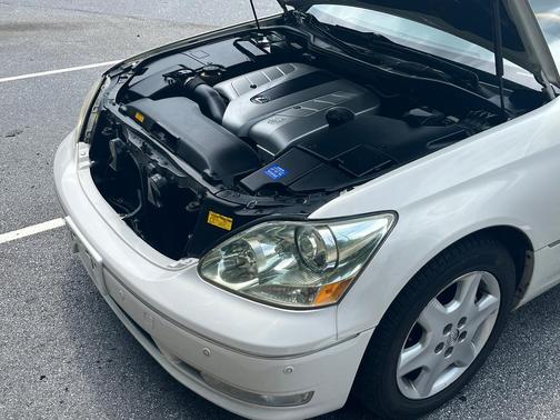 White 2004 Lexus LS 430 Base