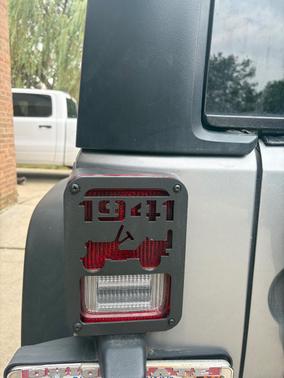 Silver 2017 Jeep Wrangler Unlimited Sport