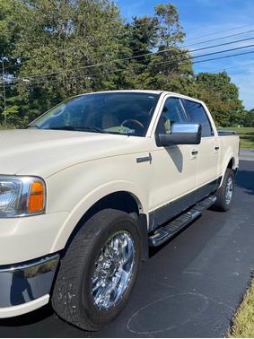White 2008 Lincoln Mark LT Base