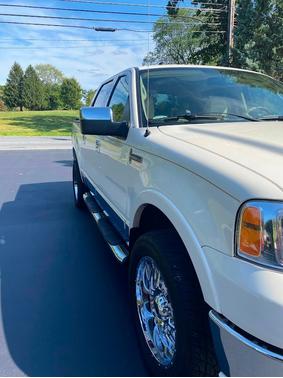 White 2008 Lincoln Mark LT Base