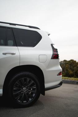 White 2023 Lexus GX 460 Premium