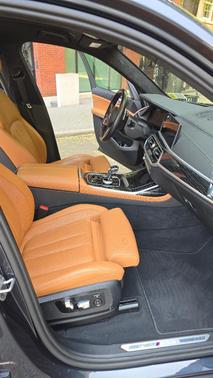 Gray 2022 BMW X7 M50i