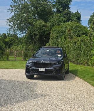 Gray 2022 BMW X7 M50i