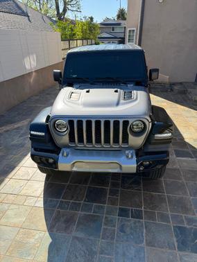 Black 2023 Jeep Gladiator Sport S