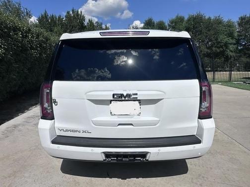 White 2018 GMC Yukon XL SLT