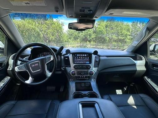White 2018 GMC Yukon XL SLT