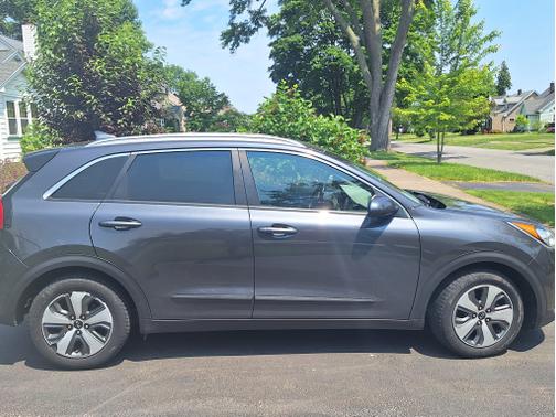 2019 Kia Niro Plug-In Hybrid LX