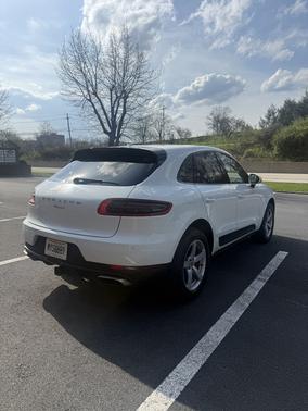 White 2017 Porsche Macan Macan