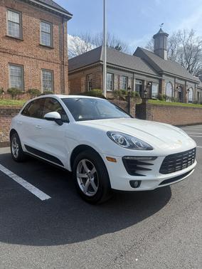 White 2017 Porsche Macan Macan