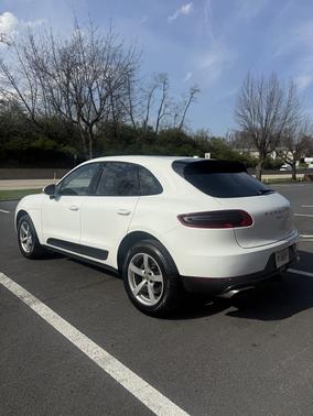 White 2017 Porsche Macan Macan