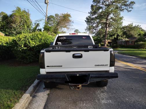 2004 Chevrolet Silverado 1500 LS Crew Cab