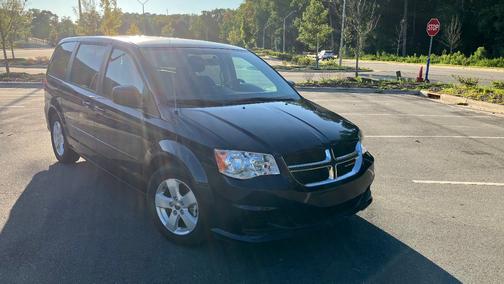 Blue 2013 Dodge Grand Caravan SE