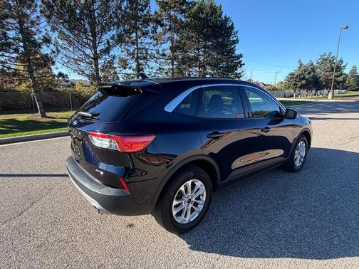 Blue 2021 Ford Escape SE
