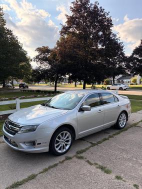Silver 2010 Ford Fusion SE