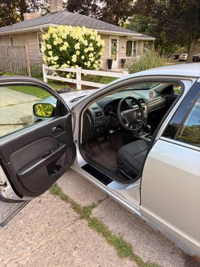 Silver 2010 Ford Fusion SE