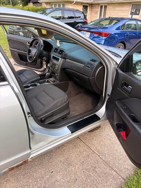 Silver 2010 Ford Fusion SE
