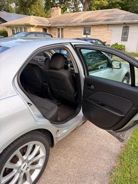 Silver 2010 Ford Fusion SE