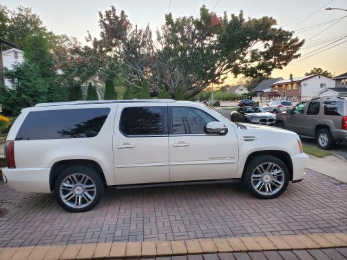 2014 Cadillac Escalade ESV Premium