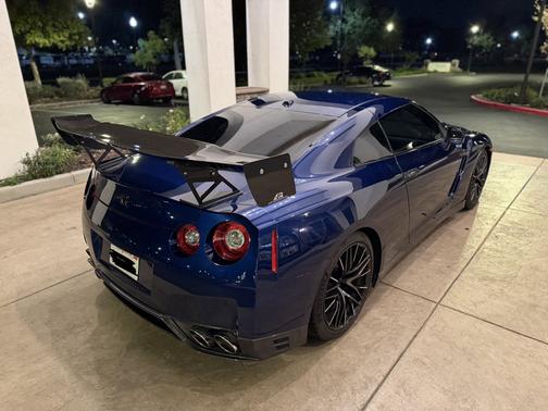 2015 Nissan GT-R Black Edition