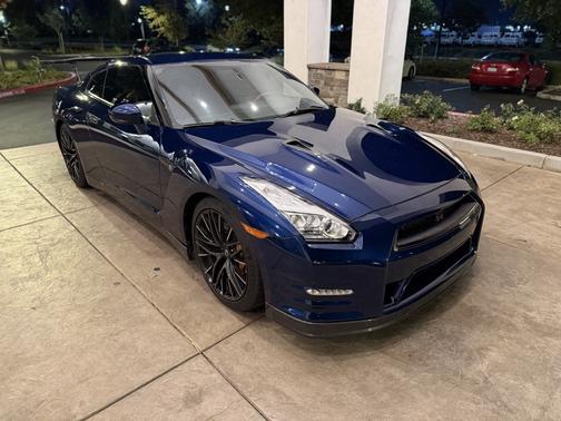 2015 Nissan GT-R Black Edition