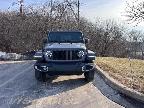 2021 Jeep Gladiator Sport S