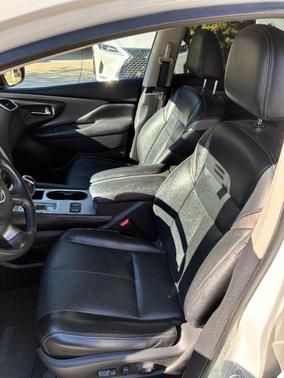 White 2019 Nissan Murano SL