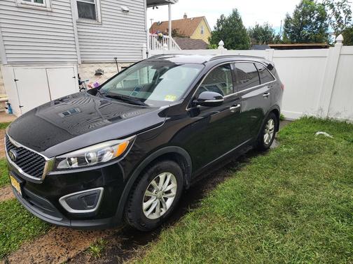 Black 2016 Kia Sorento LX