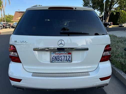 White 2011 Mercedes-Benz M-Class ML 350