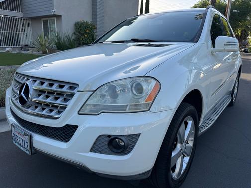 White 2011 Mercedes-Benz M-Class ML 350