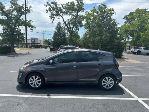 2017 Toyota Prius c Four