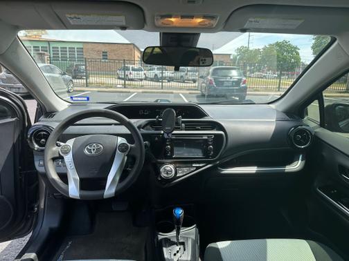 2017 Toyota Prius c Four